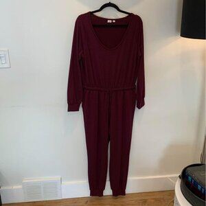 GAP woman’s romper jumpsuit. Cranberry. Size large. Long sleeve. Stretc…